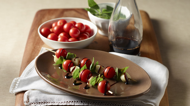 Caprese Kebabs with Balsamic Drizzle Caprese Kebabs with Balsamic Drizzle